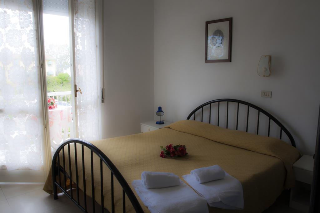 Residence Poggio Al Lago Sirmione Room photo